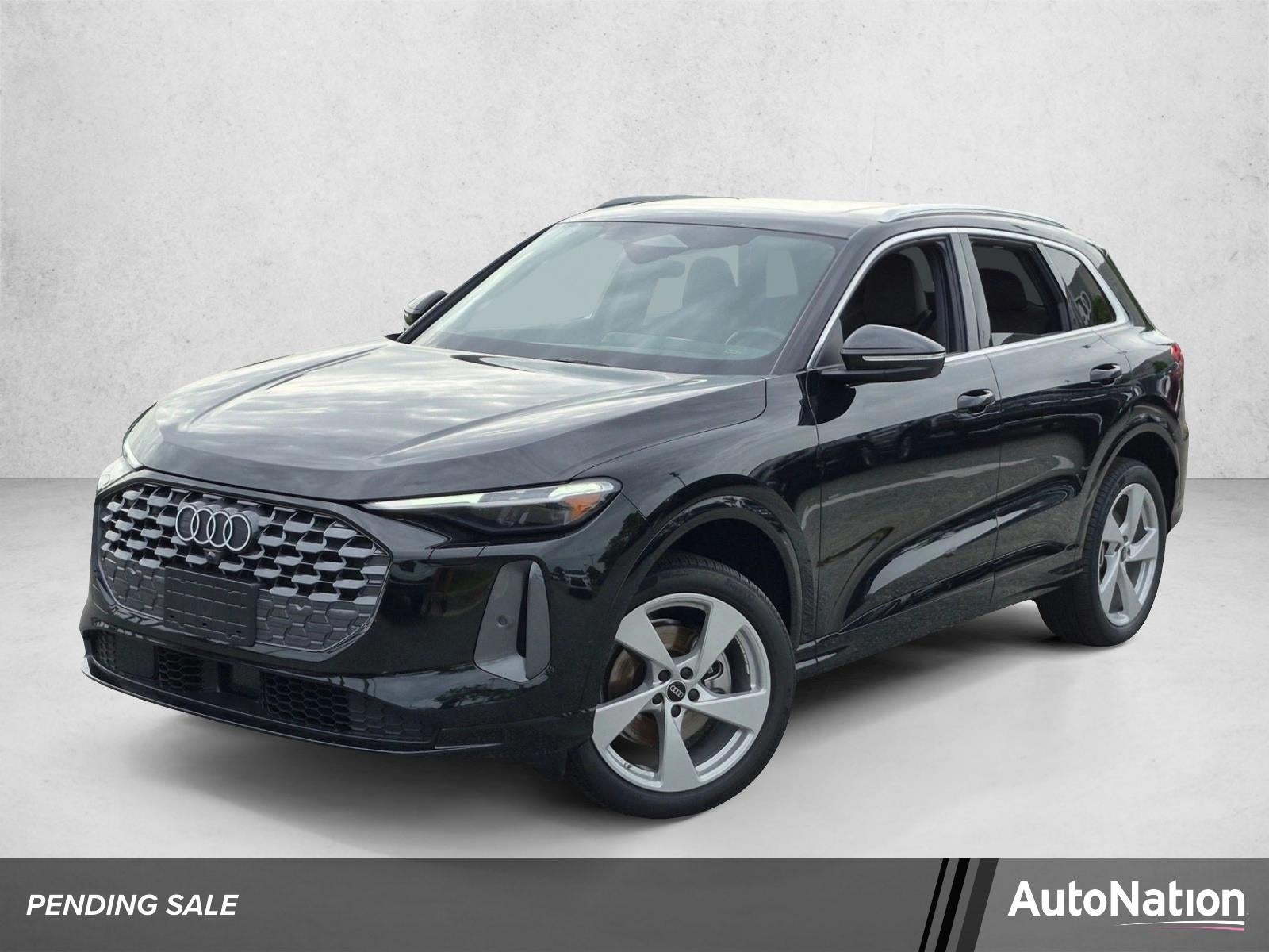 2025 Audi Q5 Premium Plus 2.0 TFSI quattro in Mythos Black Metallic — front three-quarter view