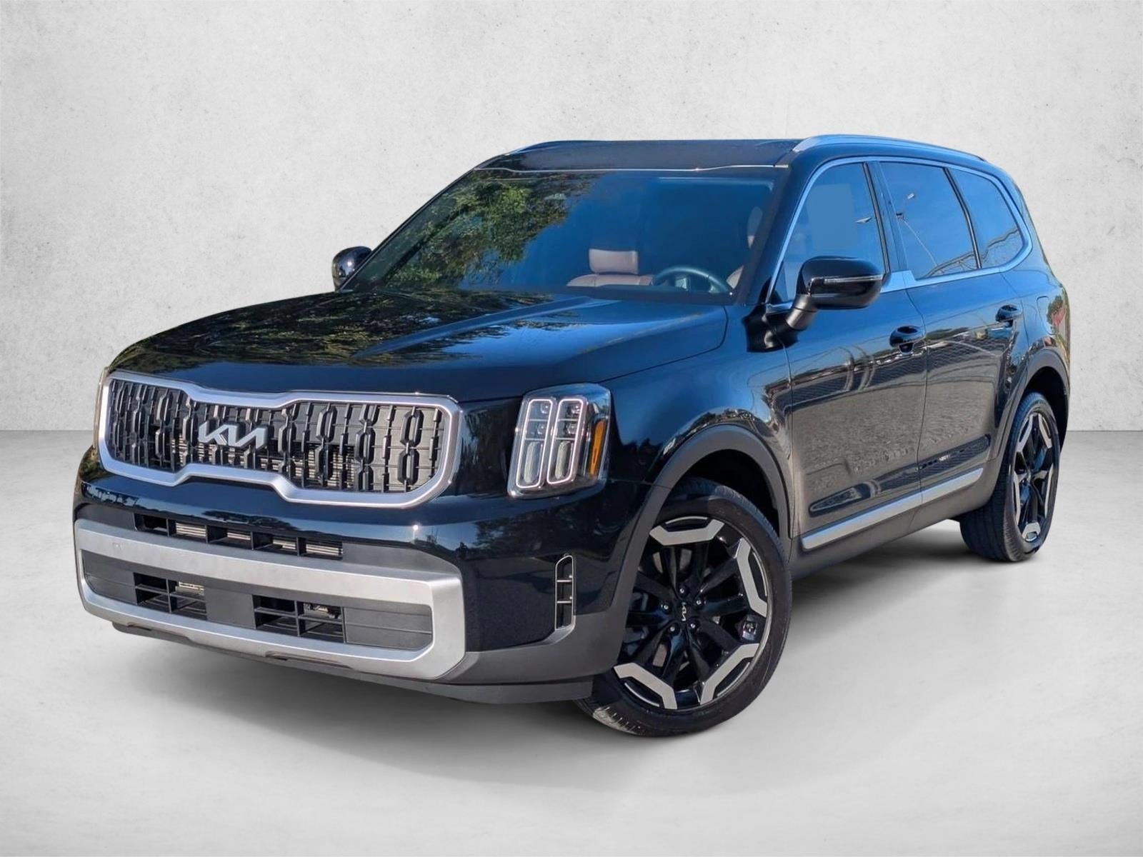 2024 Kia Telluride EX FWD in Ebony Black — front three-quarter view